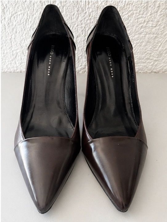 Hugo Boss Scarpe da donna: Hugo Boss Brown Leather Heels, Size 37, Pointed Toe – Usato da Cudrefin venduto da Net5dok 1