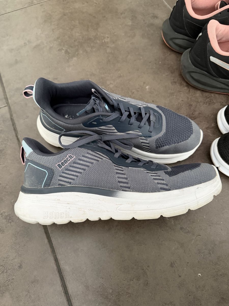 Scarpe da donna: Div Schuhe Gr 41 – Usato da Gattikon venduto da Sunshine4. 1