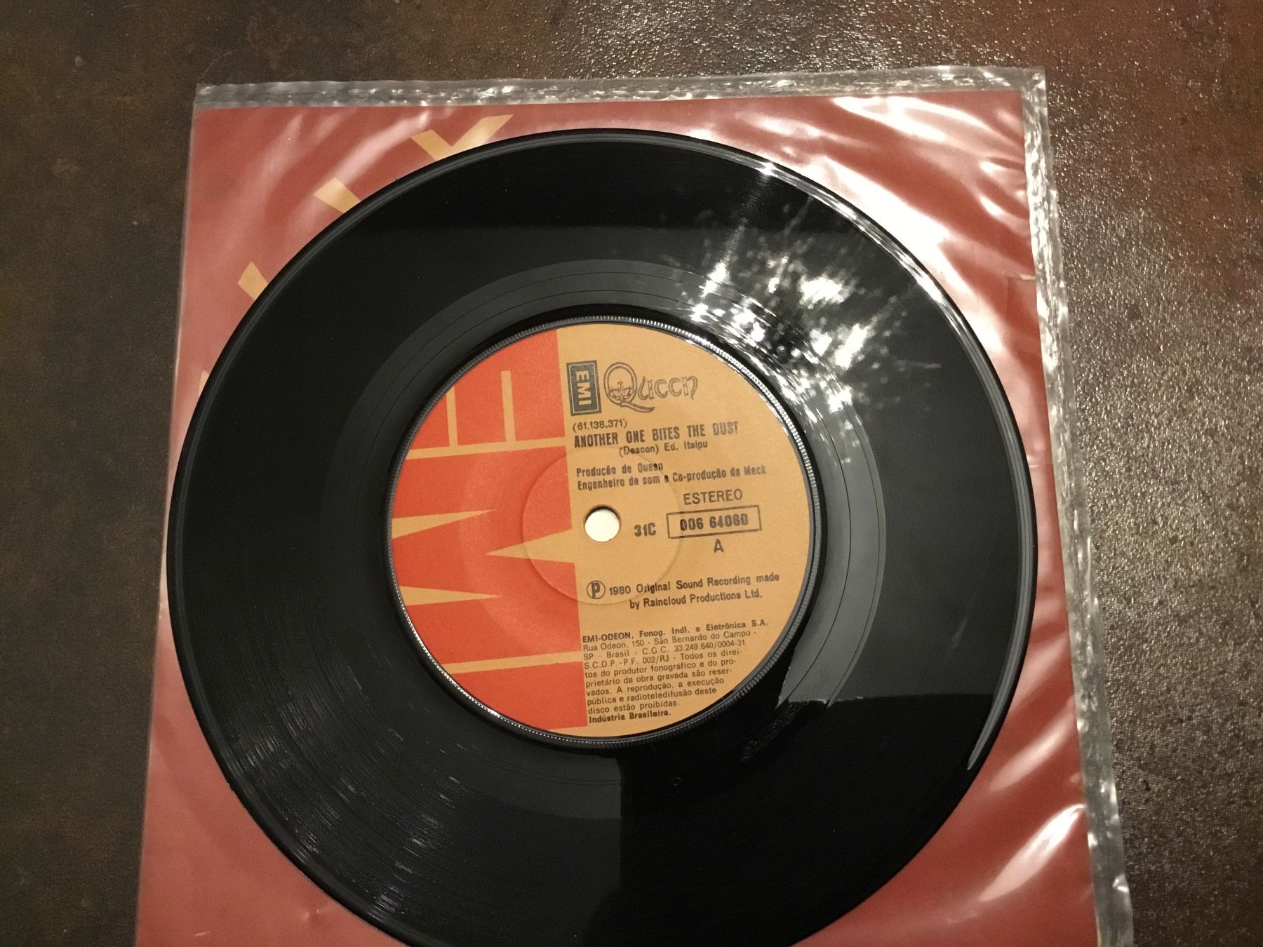 Vinyles: Queen – Another One Bites The Dust “7 Brazil – D'occasion à founex par cetrarese01 2