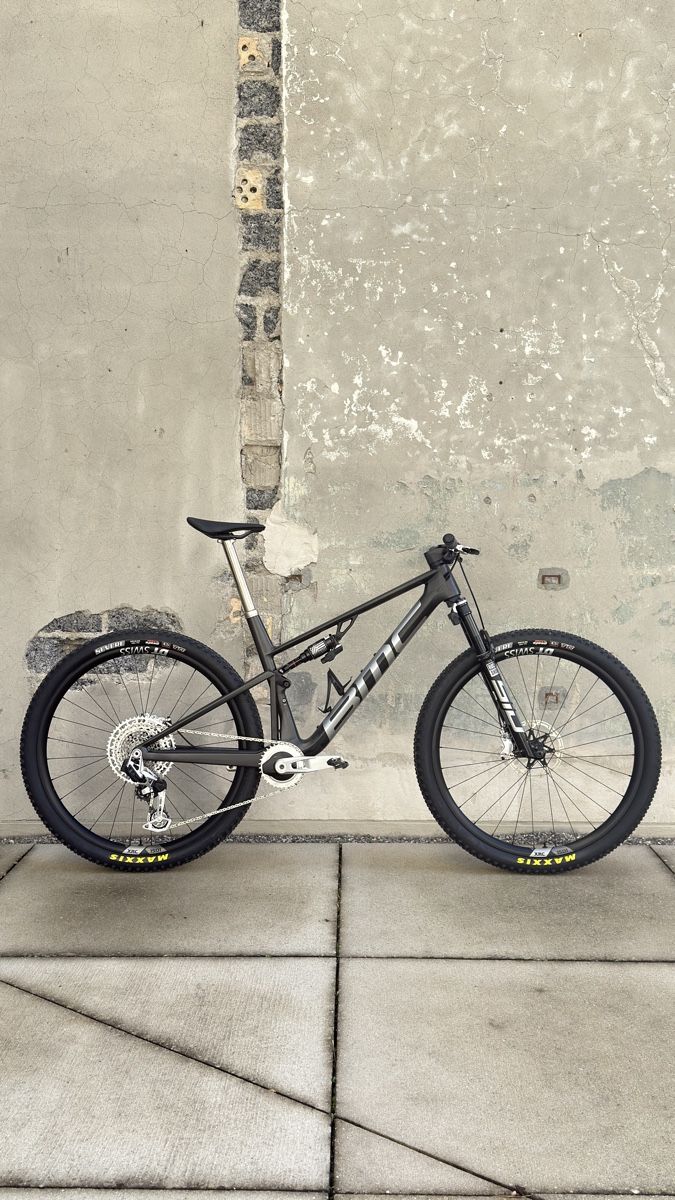 BMC Velos: BMC FOURSTROKE R 01 Custom – Gebraucht aus Stettlen von Drift.Bike.Shop.Bern