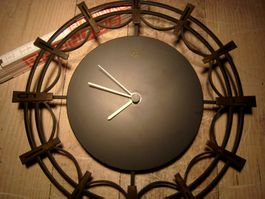 Traumhafte vintage Dugena Wanduhr, Massiv Messing / Schwarz