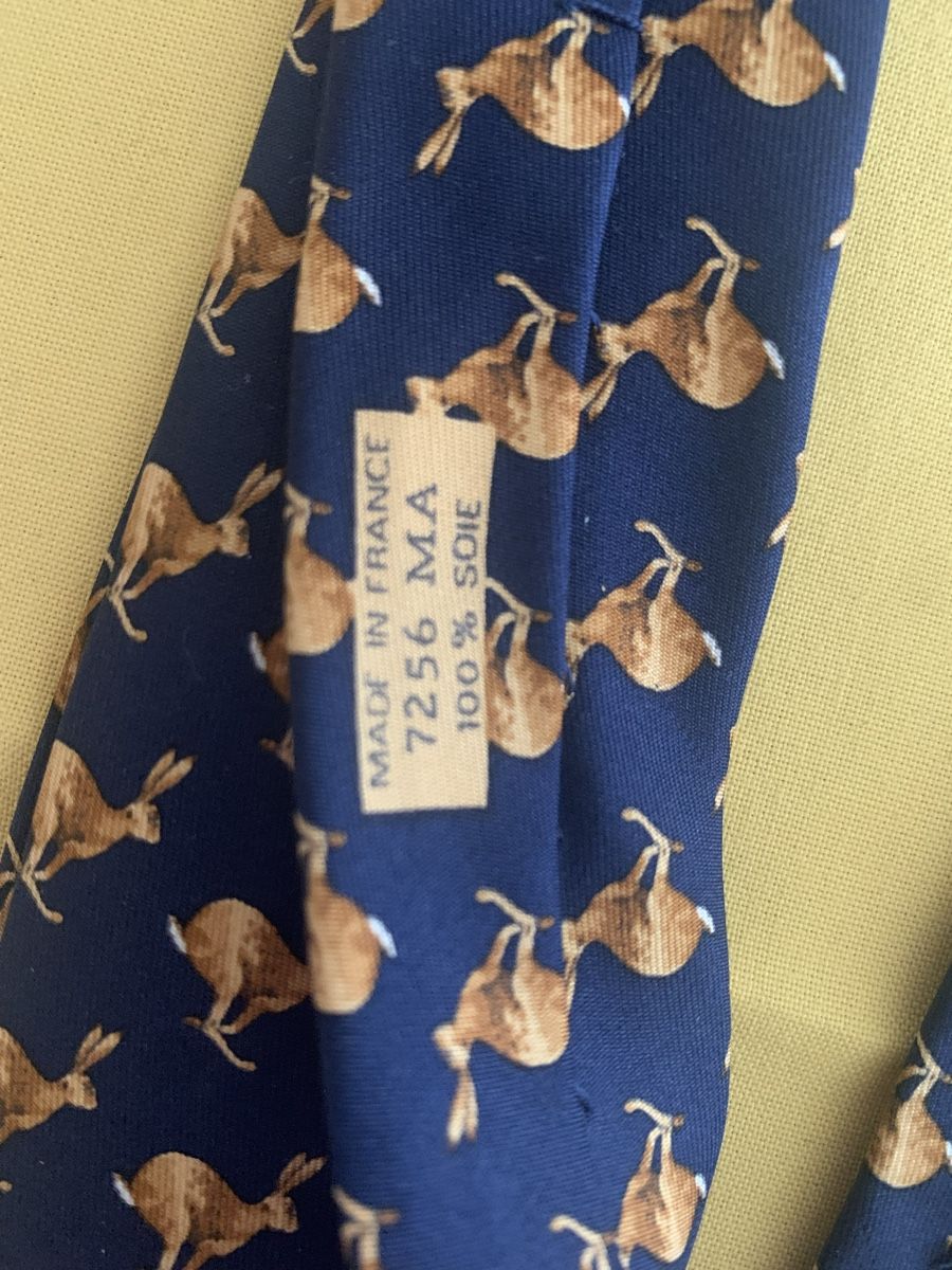 Cravatte: Cravatta Hermès seta blu lepri corsa uomo vintage – Usato da Lugano venduto da Edera49 5