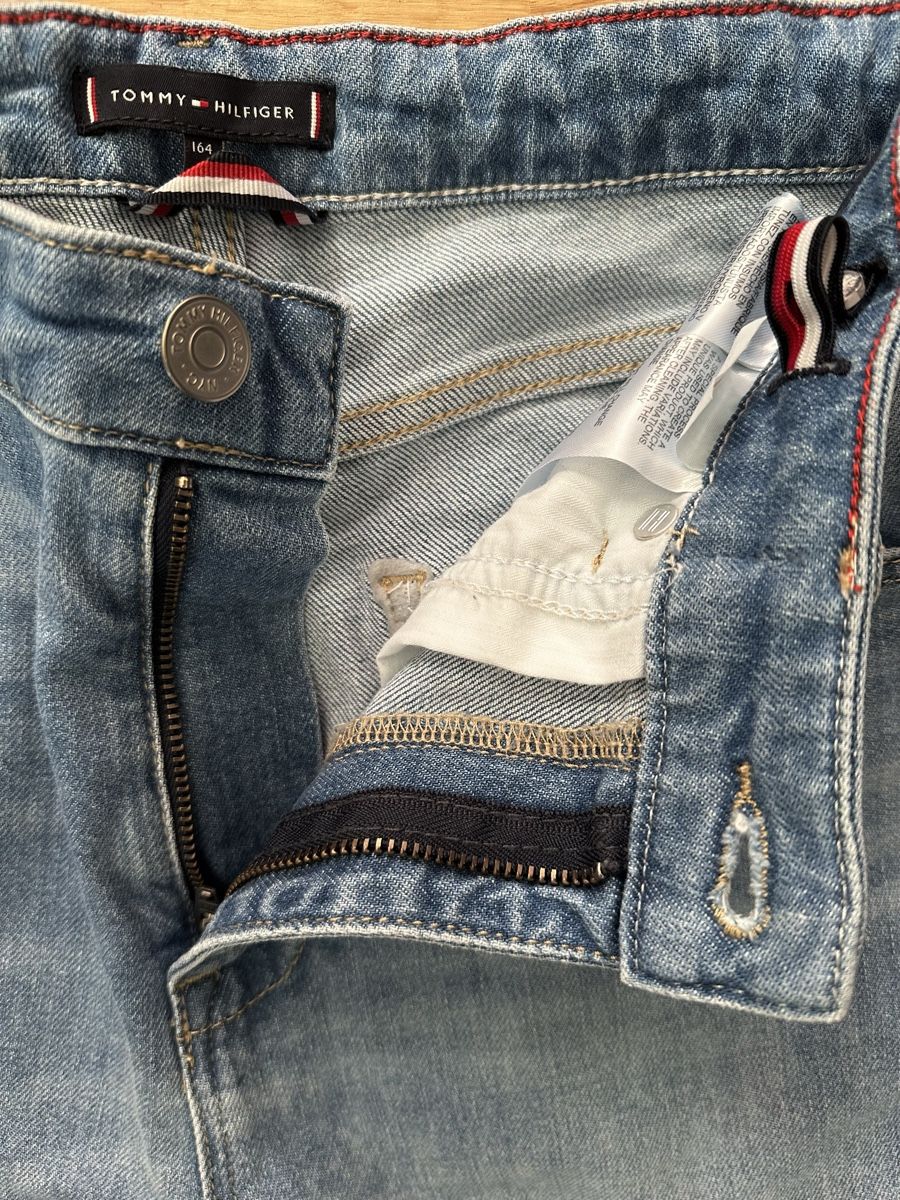 Tommy Hilfiger Pantaloni: Tommy Hilfiger Jeans 164 neu – Nuovo e nell'imballaggio originale da Wetzikon ZH venduto da brandshop 3