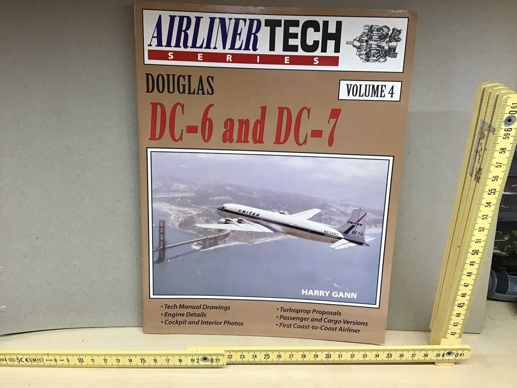 Libri: AIRLINER TECH: DOUGLAS DC-6 und DC-7 – Usato da Männedorf venduto da Modell-Spezialisten