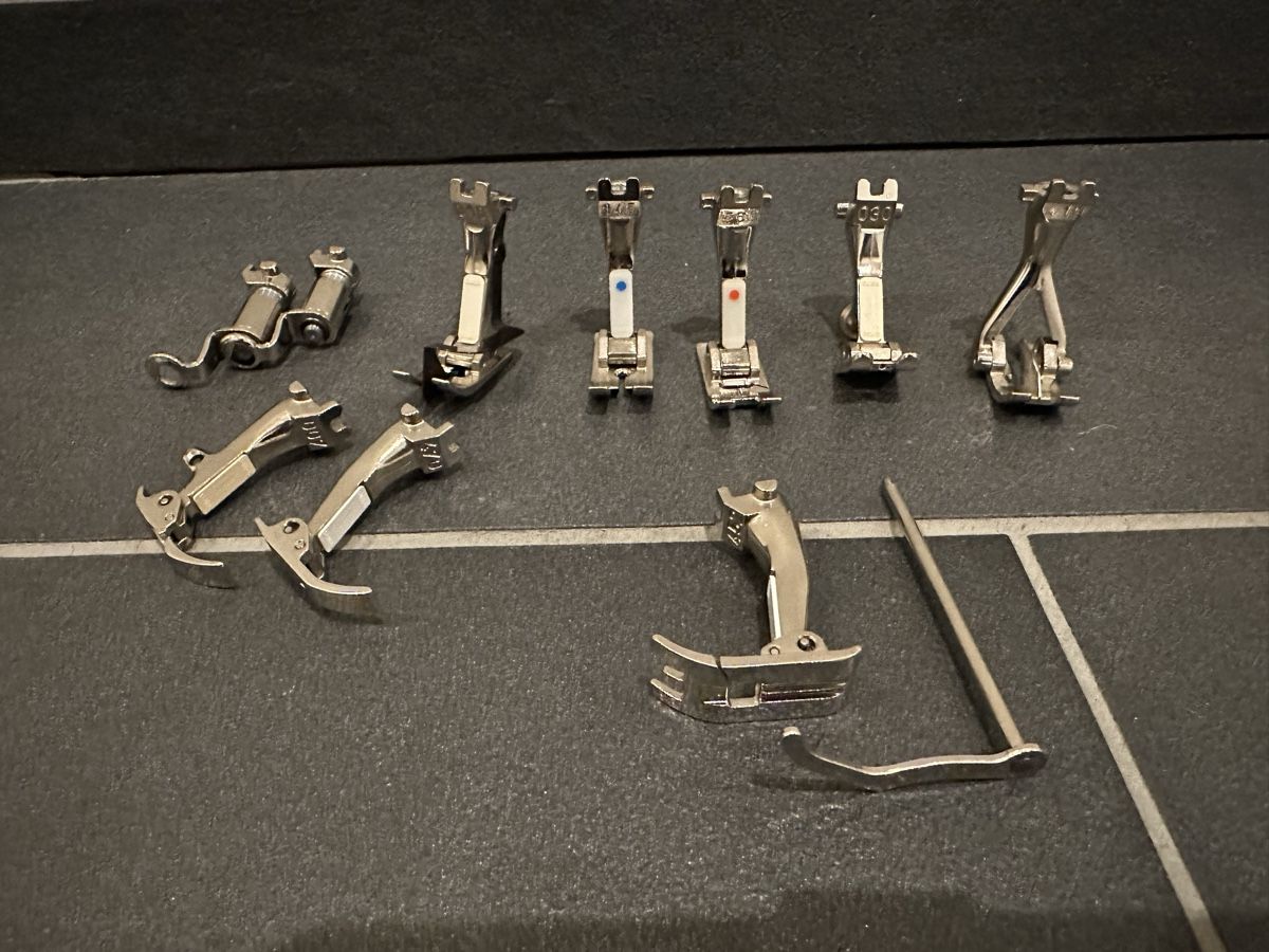 Bernina Macchine da cucire: Bernina 930/931 diverse Nähfüsse – Usato da Deitingen venduto da Resi77 2