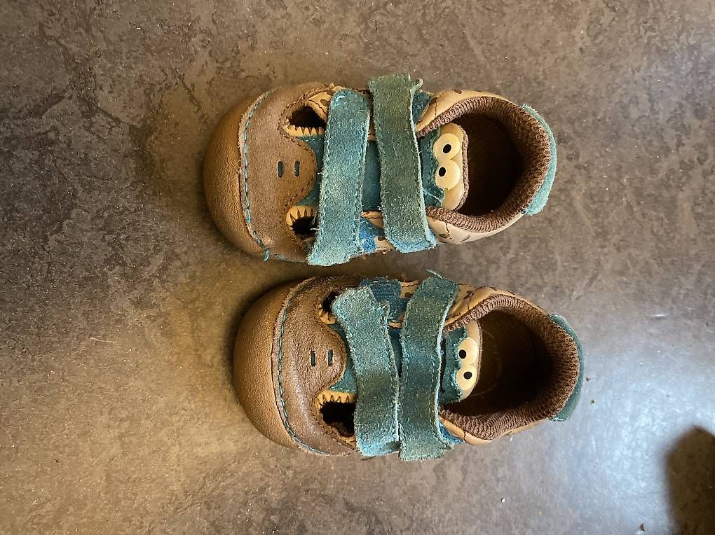 Chaussures garçon: Schuhe Gr. 18/19 – D'occasion à Zürich par kar_qn9r