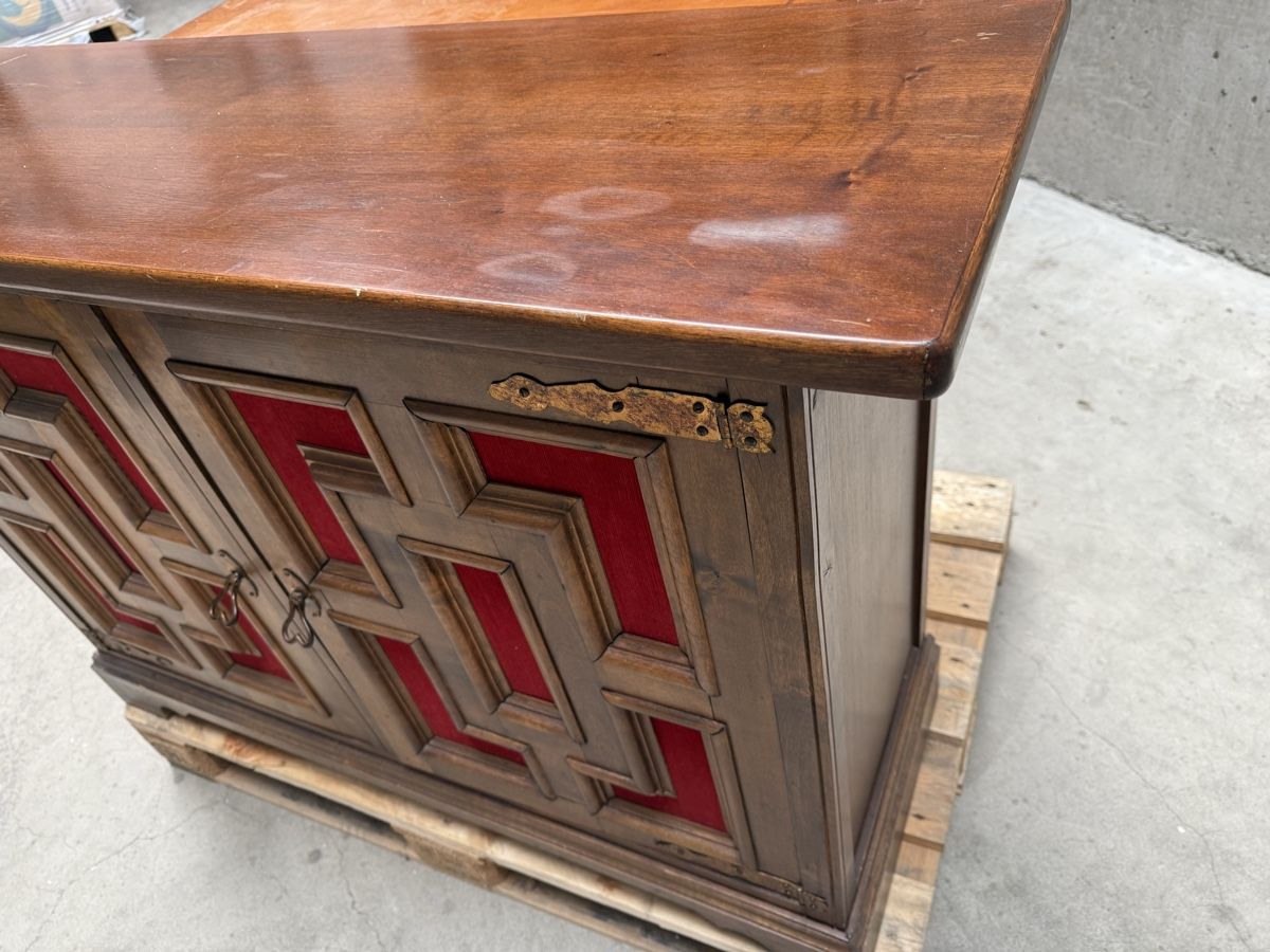 Commodes: Holzschrank – D'occasion à Horriwil par Carrera68 2