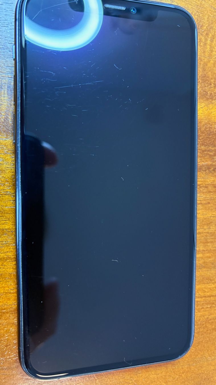 Apple Telefoni cellulari / Smartphones: Apple iPhone 11 Pro 64 GB grau mit 2 Hüllen – Usato da Brione s. Minusio venduto da ticinosell 2