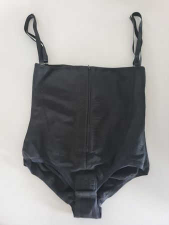 Schwarzer Former Body von Vicky, Gr. L, Top Zustand!