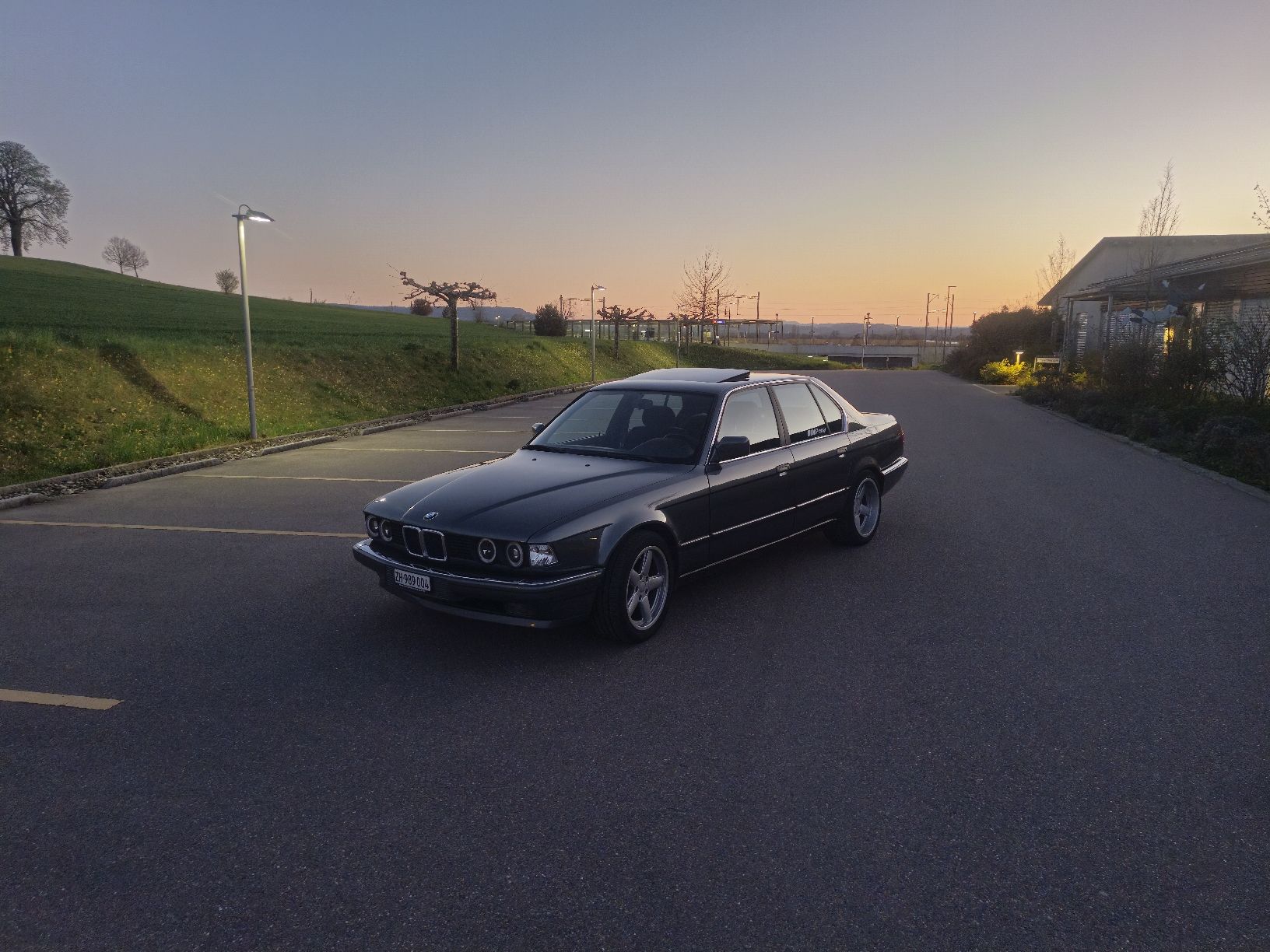 BMW Autos: BMW 730i E32 (M30 B30) - Oldtimer – D'occasion à Marthalen par lel_g25m