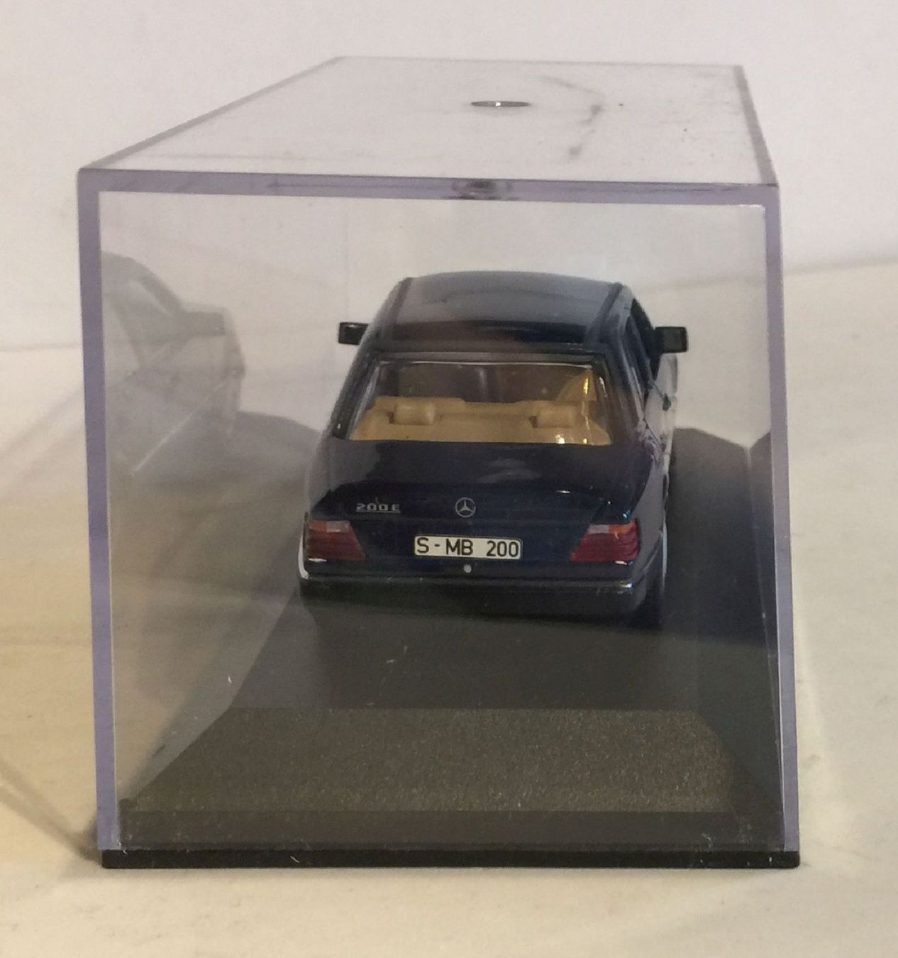 Minichamps Modellini d'auto: MINICHAMPS Mercedes-Benz 200E – Usato da Sonceboz-Sombeval venduto da Decolove 4