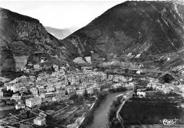 2x Serres, Route de Nyons