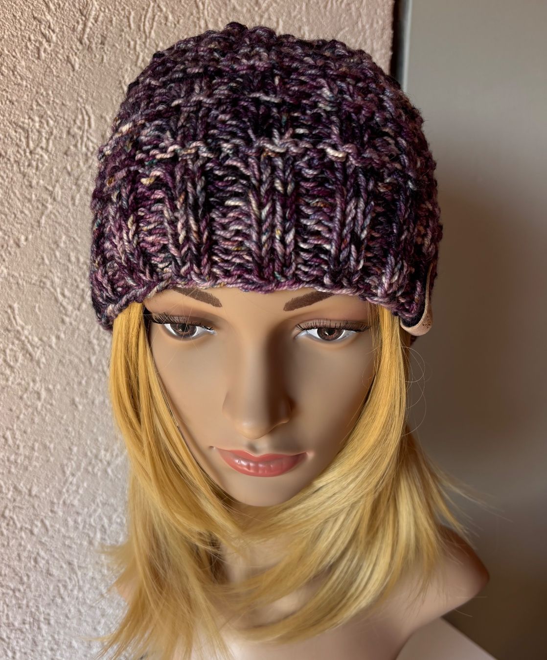 Copricapi, berretti & cappellini: Beanie neuf pièce unique – Nuovo e nell'imballaggio originale da Randogne venduto da BonnieG