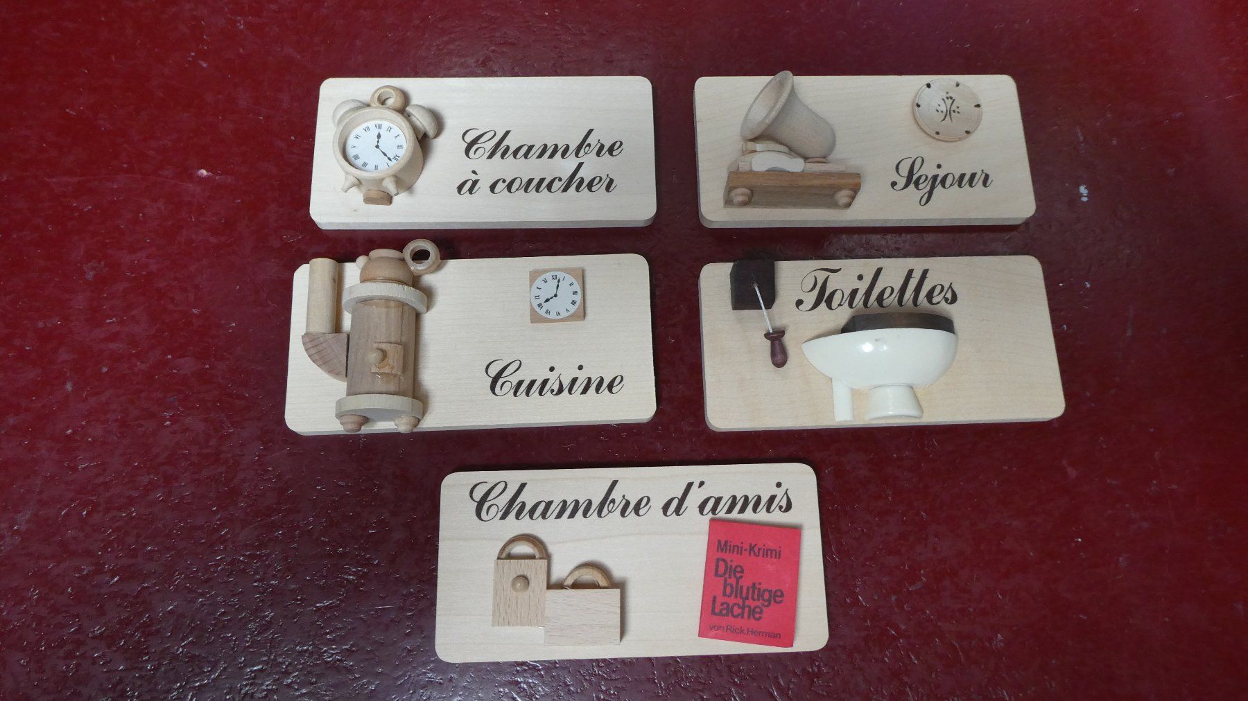 Tutte le decorazioni: 5 Décoration en bois pour porte – Usato da Vauderens venduto da lau260962