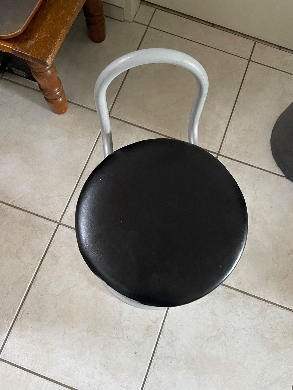 Hocker: Tabouret Pivotant en Métal Siège Cuir – Gebraucht aus Vallamand von Bricbracbroc82 5
