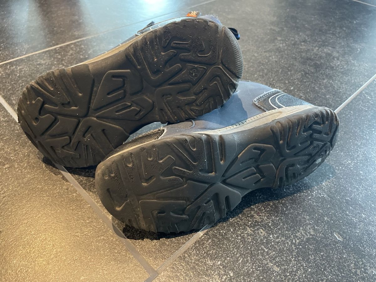 Scarpe per ragazzi: Gefütterte Herbstschuhe Grösse 35 – Usato da Wegenstetten venduto da Marcus2222 3