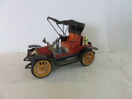 Schuco 1128 Opel Doktorwagen mit Feuerzeug, Modell von 1964