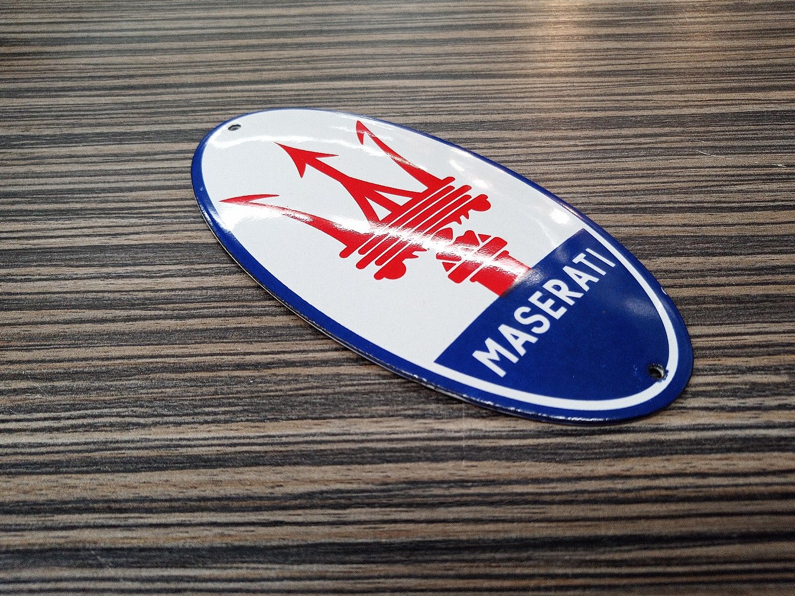 Maserati Insegne: Maserati Emailschild / Emaille Schild – Usato da Reiden venduto da Zofi-Brocki 1