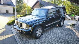 Jeep Commander 3.0 CRD schwarz metallic 7-Plätzer 2006