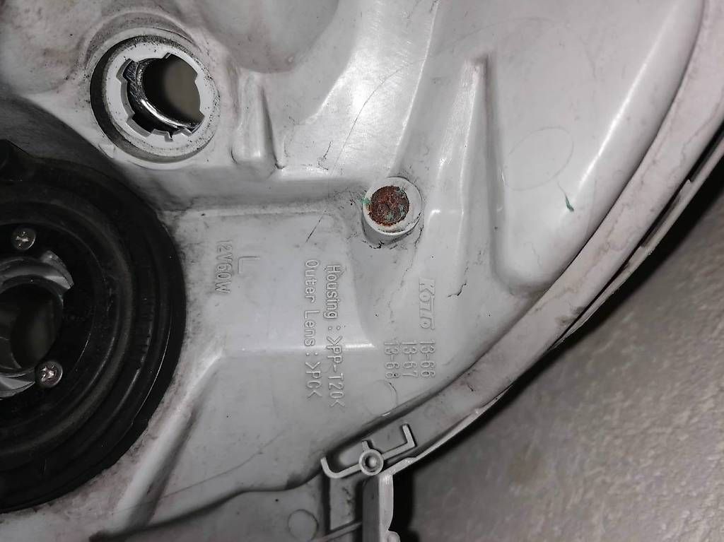 Fari: Phare Toyota Corolla Verso originale – Usato da Versegeres venduto da kista 2