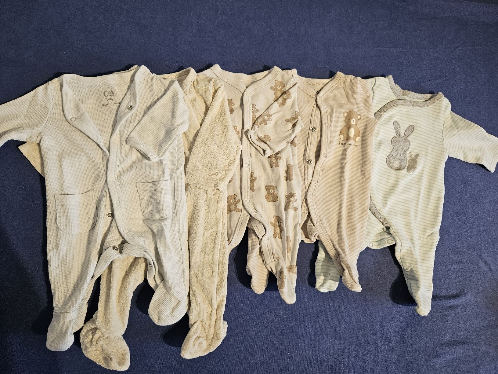 Kleiderpakete & -sets: Strampler und Pyjama 50/56/62 – Gebraucht aus Niederhelfenschwil von Marti__