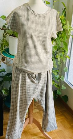 Superbe Ensemble Hessnatur T.36. Top et Pantalon à carreaux