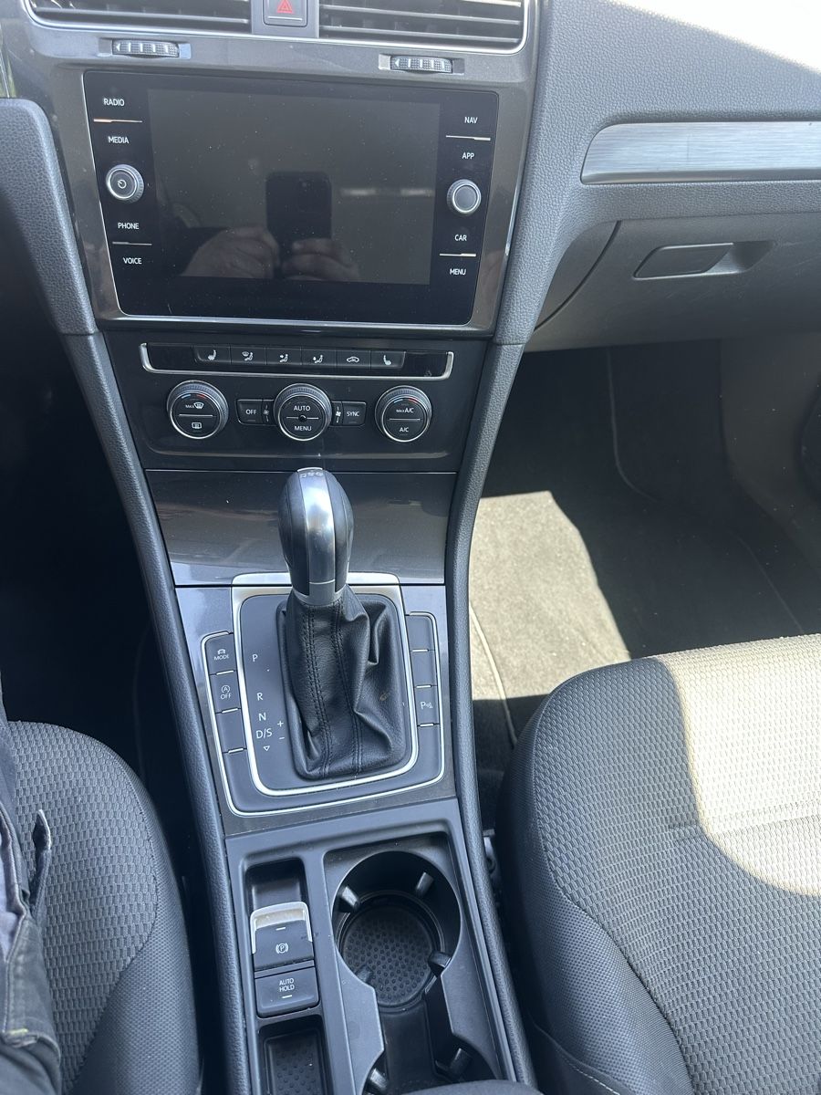 VW Automobili: Vw Golf VII 1.6 TDI DSG – Usato da Zürich venduto da gan_k9vh 4