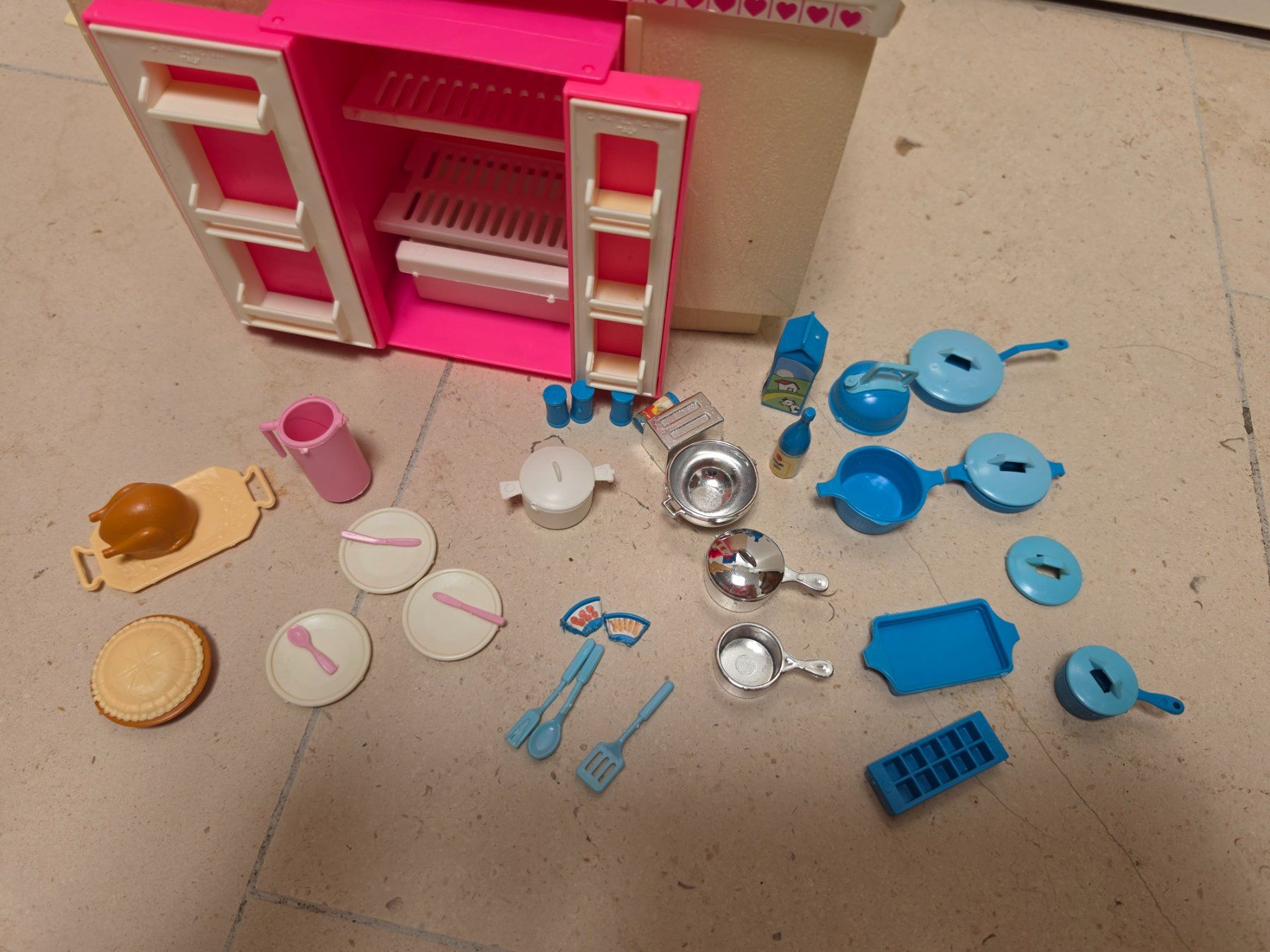 Puppen: Barbie Dream Kitchen de 1984 – Gebraucht aus Bulle von Chimchiree 4