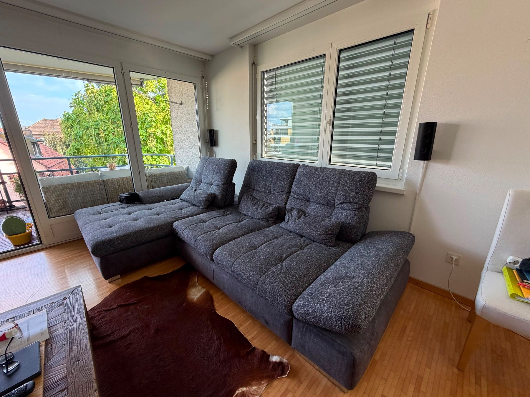 Mömax Sofas: Graphitfarben/grau Flachgewebe Graphitfarben, Grau mit Bett – D'occasion à Dübendorf par rogcol 2