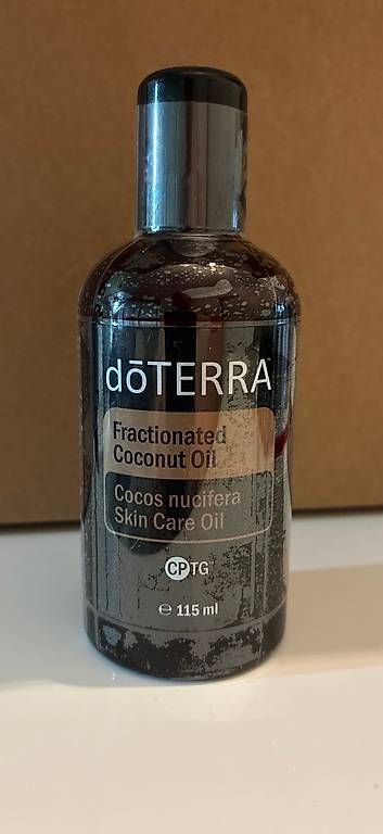 Oli essenziali: Olio di cocco frazionato doTERRA  – Usato da Rivera venduto da pat_6nvw