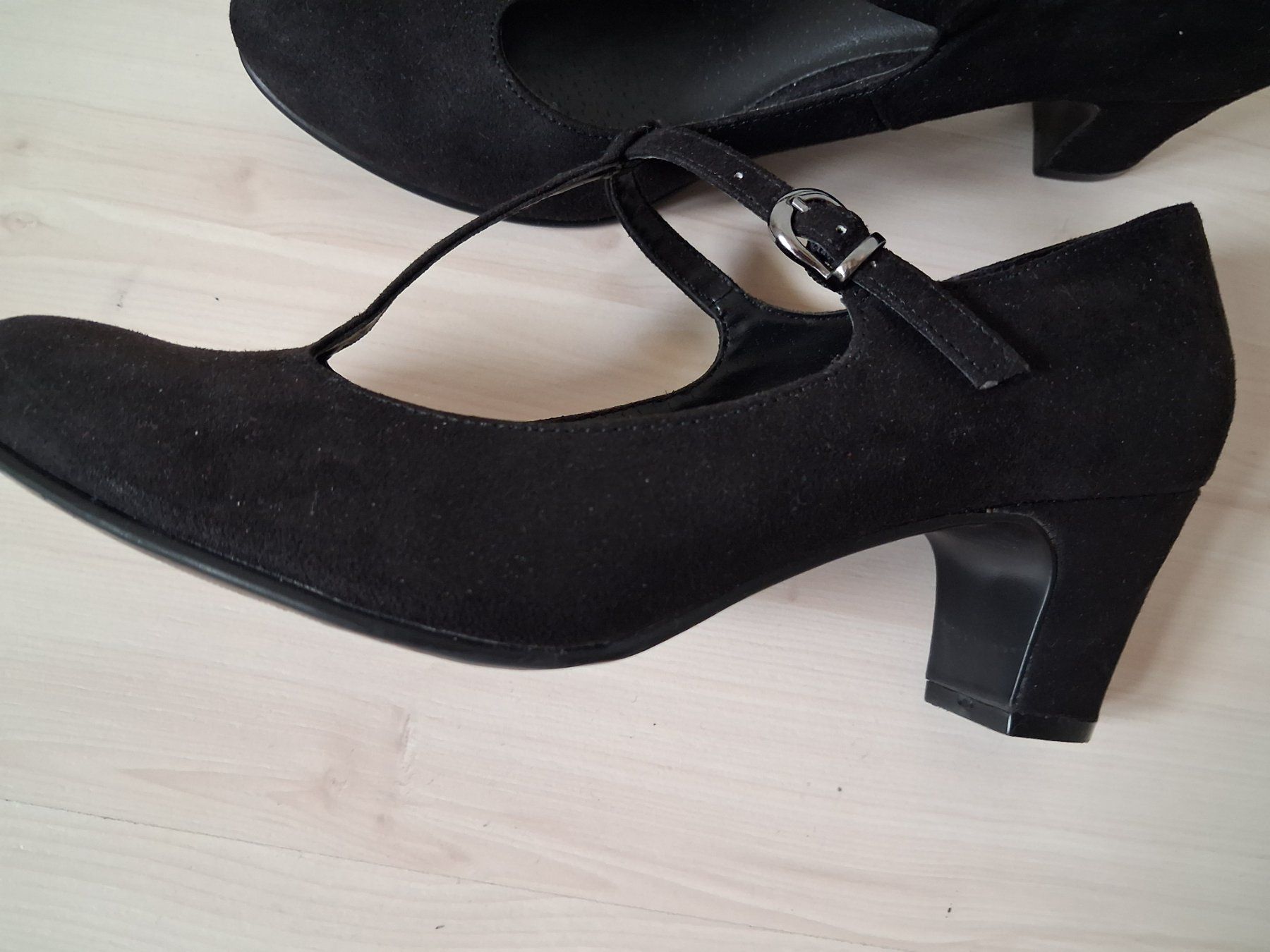 Graceland Scarpe da donna: SPANGENPUMPS SCHWARZ GRACELAND – Usato da langnau venduto da Santos1411 1