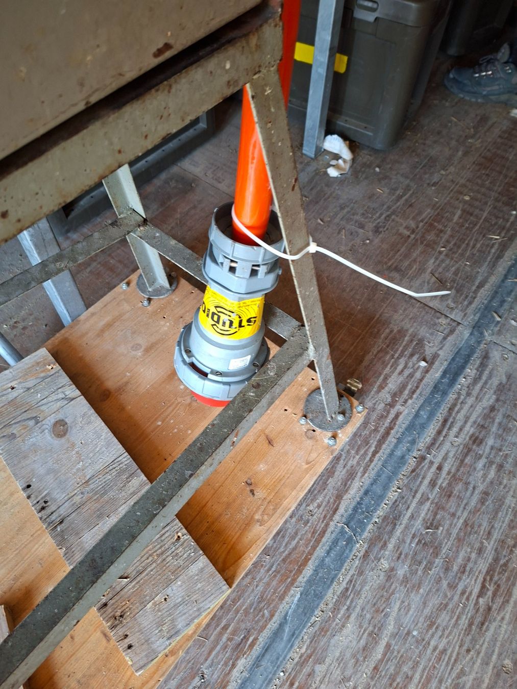 Elettrotecnica: Stromverteiler Kasten – Usato da Wallbach venduto da Pitralon1 7