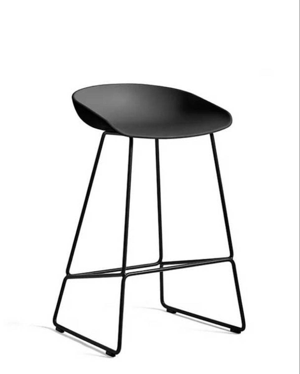 Hay Sedie: 2x chaises HAY - About A Stool Noir – Usato da Genève venduto da EllaMaillart