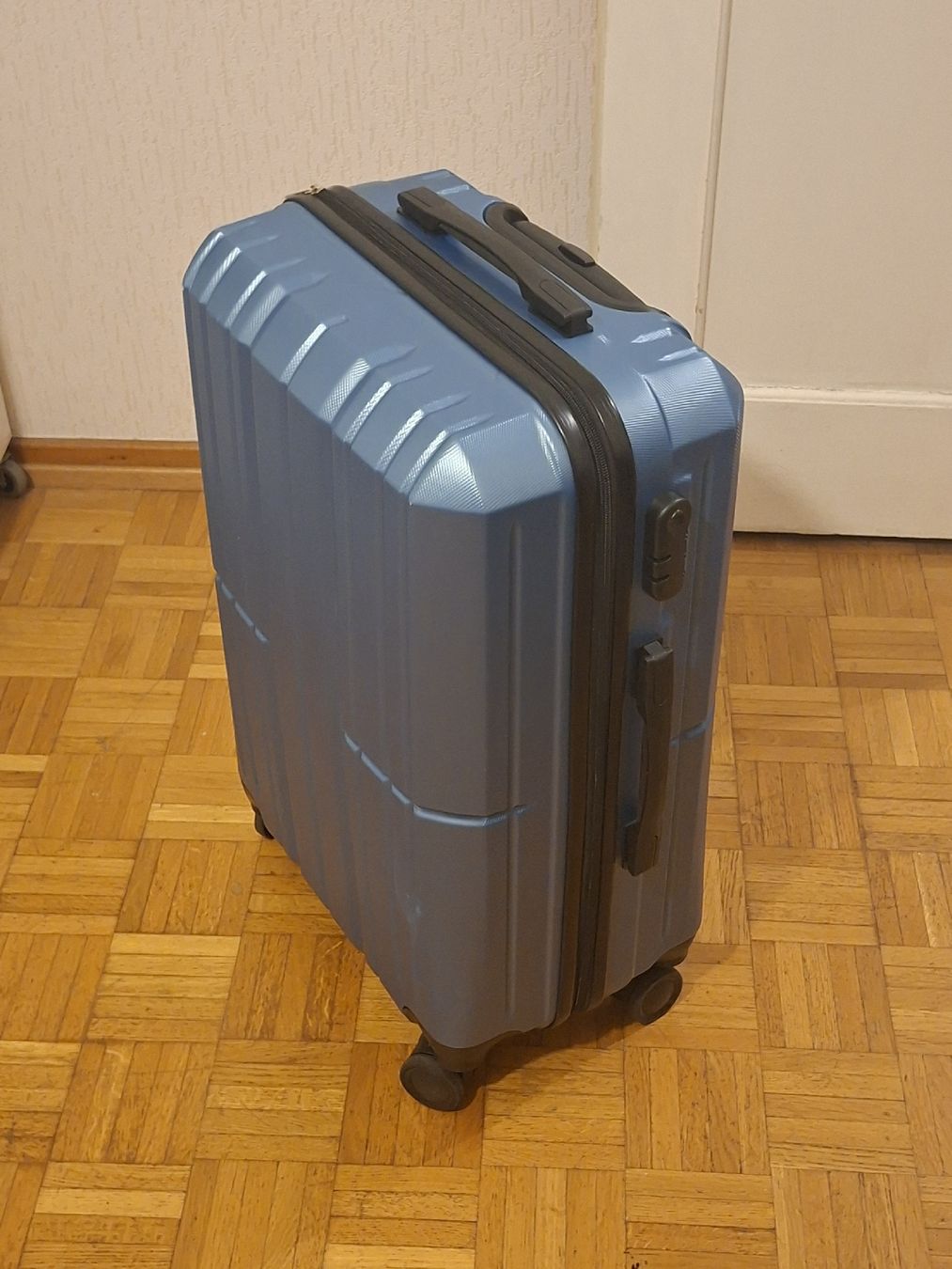 Valises de voyage: valise 20kg neuf – Neuf (Voir description) à Genève par pau_tnd9 1