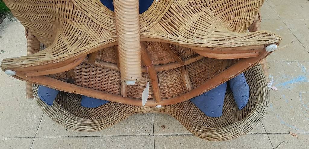 Set di tavolo e panche: Chaises "lotus" et table yoga – Usato da Vouvry venduto da corvvin 1