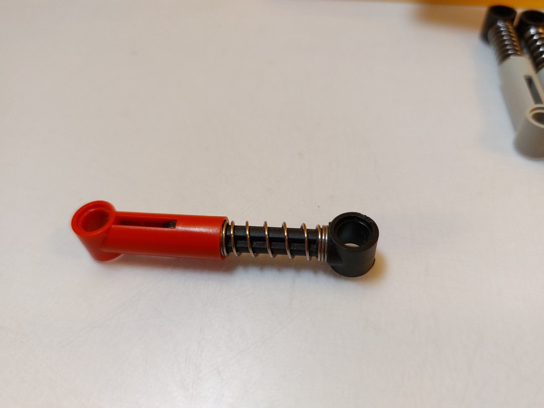 Lego Baukästen: Lego System / Technic 6x Stossdämpfer ( 3x grau, 3x rot) – Gebraucht aus St.Gallen von TinasBauundSpiel 2