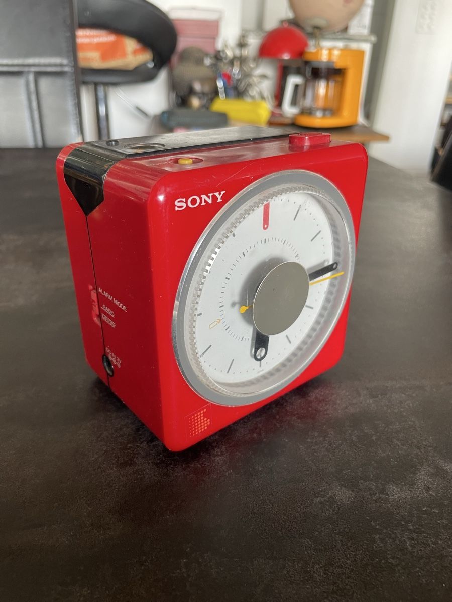 Radio-Réveil Vintage Cube Sony ICF-A10W Rouge (D'occasion) à Vallamand ...