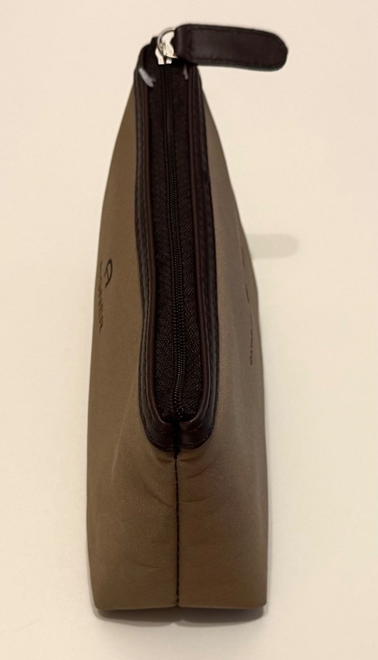 Custodie per cosmetici: QATAR AIRWAYS Business Class Amenity Kit – Nuovo e nell'imballaggio originale da Genève venduto da Murmurs 3