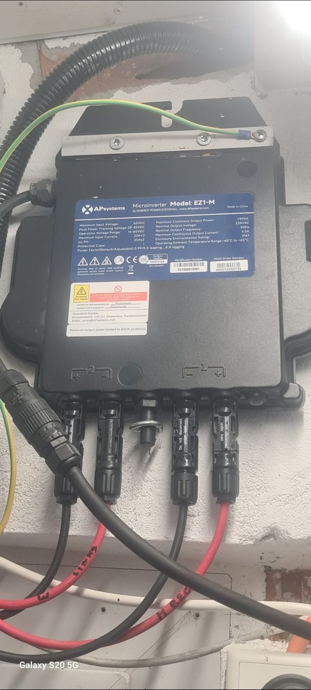 Inverter: Microinverter APsystems EZ1-M per Impianto Solare Usato – Usato da Unterentfelden venduto da Toni11.1966