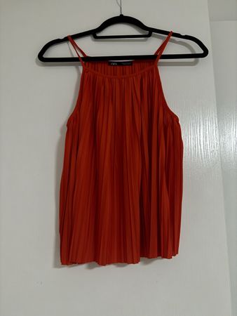 Haut plissé Zara rouge sans manches taille S