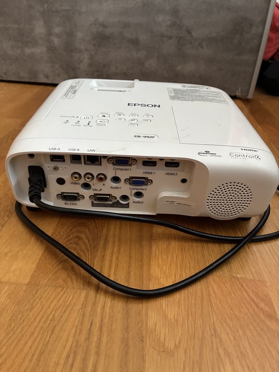 Epson Proiettori: Epson EB-992F Beamer / Projektor – Usato da Herisau venduto da pav_57g8 2