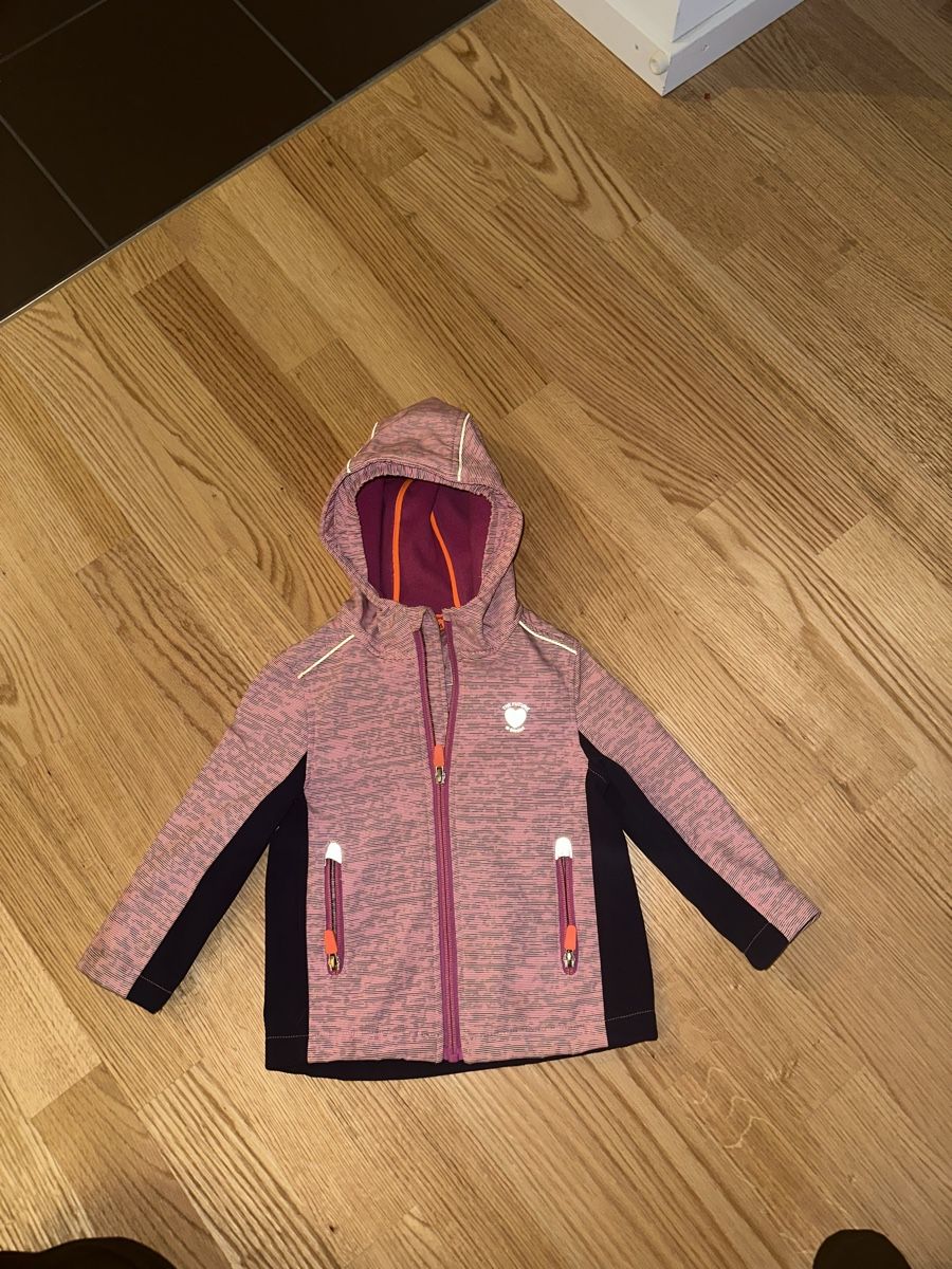 C&A Giacche & Cappotti: Softsheljacke Grösse 92 mit Reflektoren – Usato da Zürich venduto da Essences 1