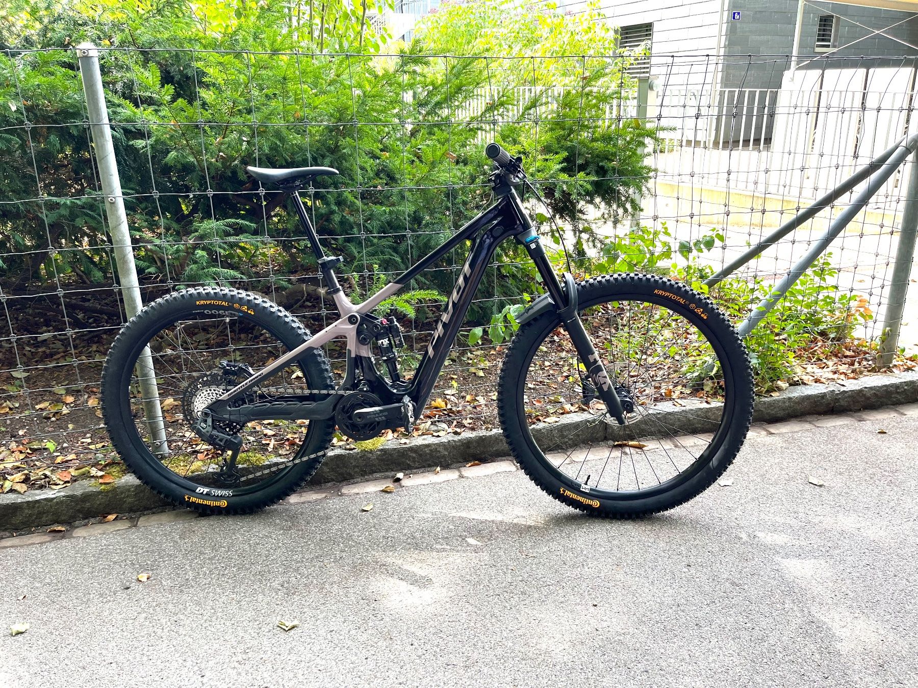Vélos: Pivot Shuttle AMP‘D E-Bike mit Avonix MS2 Gr.MS – D'occasion à Winterthur par janser02 1