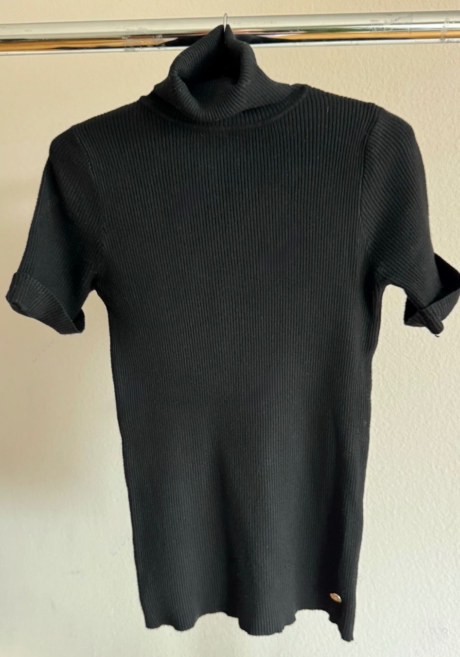 Pulls & Sweat-shirts: Pullover mit kurzen Ärmeln aus Wolle. – D'occasion à Schaffhausen par R_Muzh