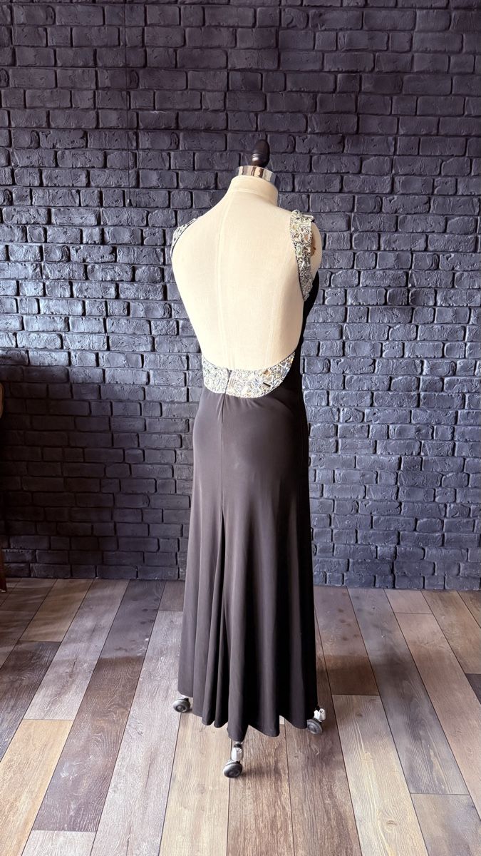 Vestiti: Robe – Usato da Bassins venduto da oal_q2gl 4