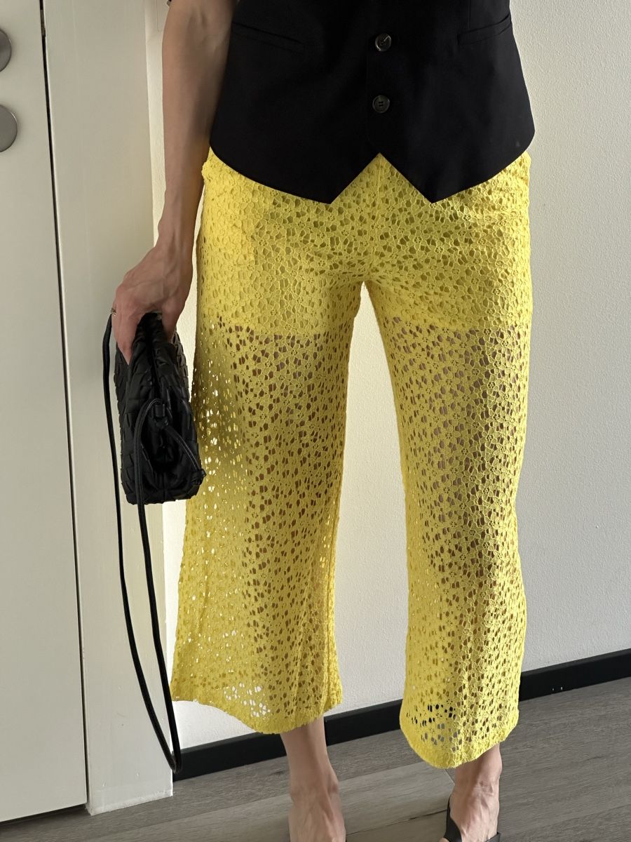Pantaloni: Pantalon jaune en dentelle – Nuovo (secondo la descrizione) da Biel/Bienne venduto da TanyaM02 3