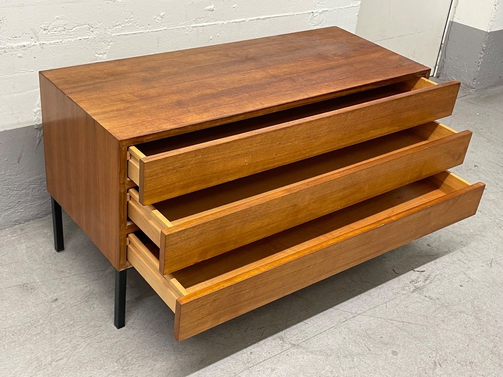Vintage Kommode/Sideboard mit 3 Schubladen und Metallfüsse | Kaufen auf ...