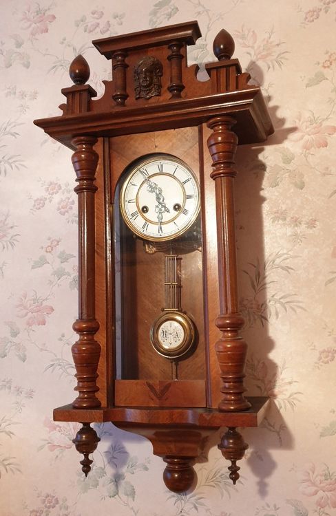 Horloge Murale Ancienne Aloxe Corton - Bois Et Métal, 78x28,5 Cm, Vintage