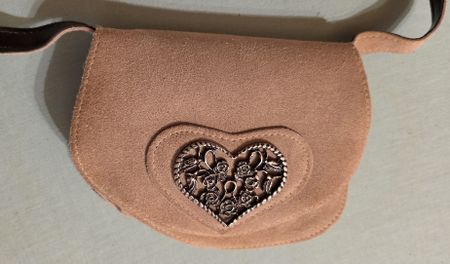 Dirndl-Tasche beige Herz Applikation Leder Wildleder Damen 1
