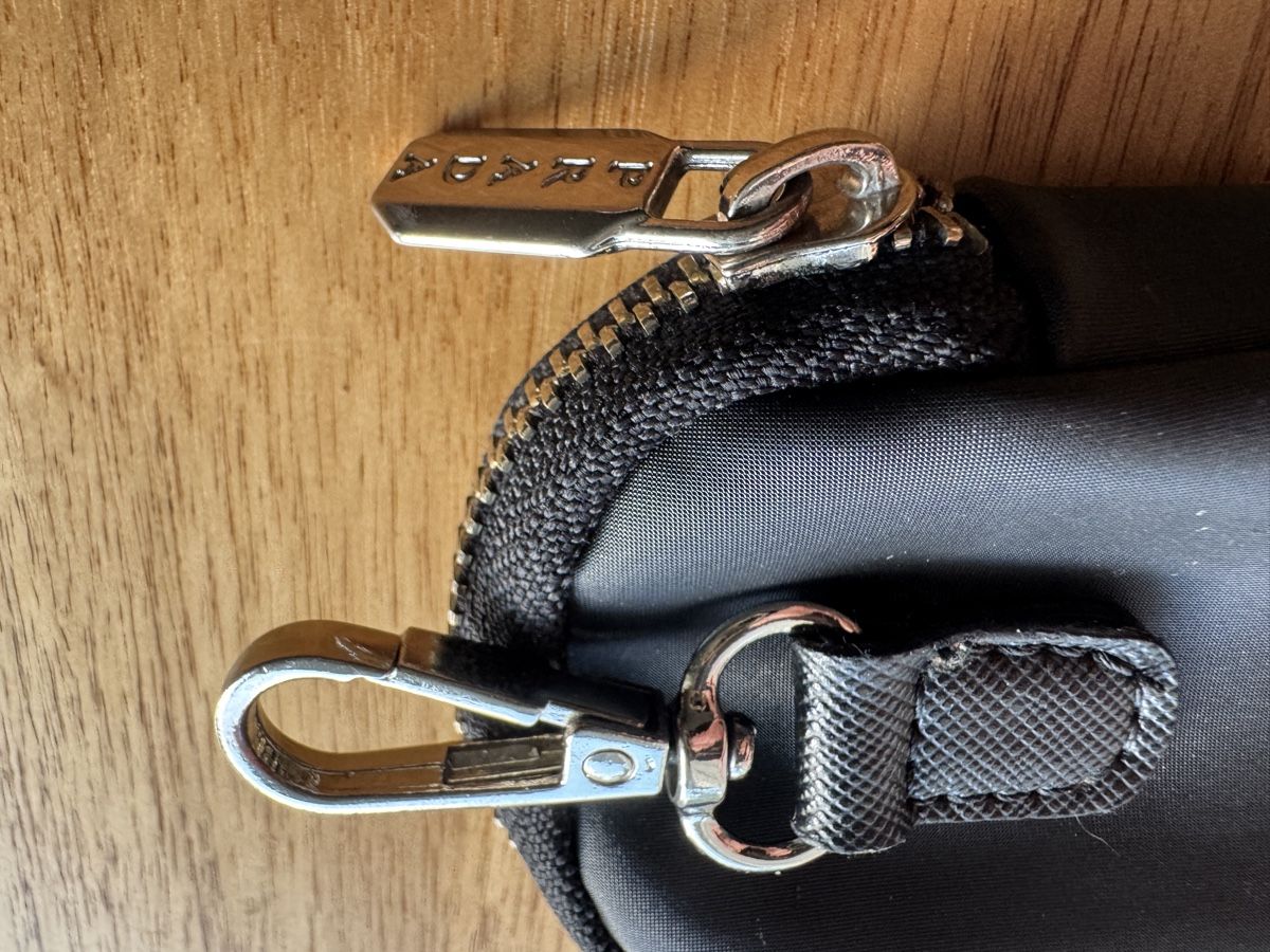 Taschen: Pouch Black Small evtl. Prada – Gebraucht aus Luzern von Ex-Raudi 6
